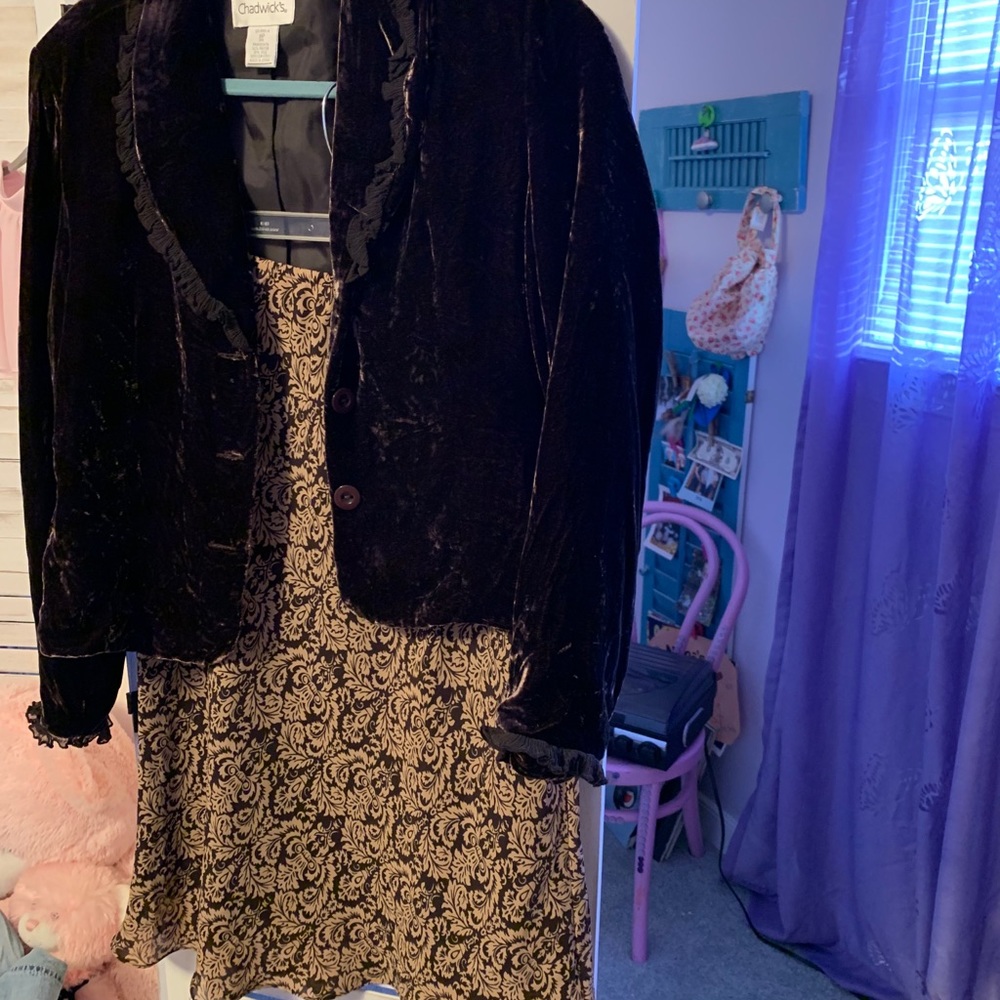 Dresses - Picture 2 of 5